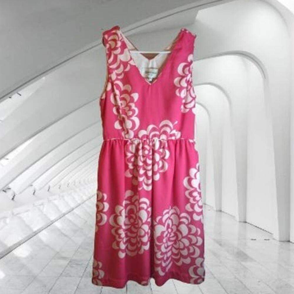 Elizabeth McKay 6 sleeveless lined Plaza Dress in Dahlia floral pink and white.